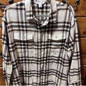 Old Navy Plaid Button-Up Shirt